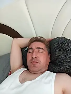 Snapshot of mert0359 chatting on 10/27/25, 11:25 mert0359 online show from 10/27/25, 11:25