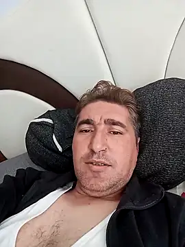 Snapshot of mert0359 chatting on 10/28/25, 08:18 mert0359 online show from 10/28/25, 08:18