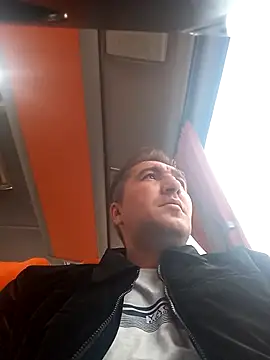 Snapshot of mert0359 chatting on 11/07/25, 01:22 mert0359 online show from 11/07/25, 01:22