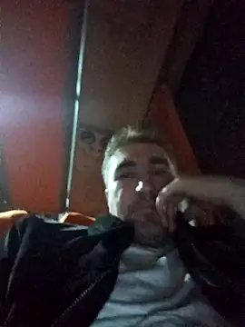 Snapshot of mert0359 chatting on 11/25/25, 09:15 mert0359 online show from 11/25/25, 09:15