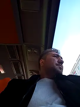 Snapshot of mert0359 chatting on 11/27/25, 12:29 mert0359 online show from 11/27/25, 12:29