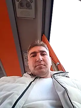 Snapshot of mert0359 chatting on 12/16/25, 01:27 mert0359 online show from 12/16/25, 01:27