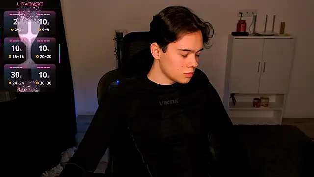 Tom-Eros online show from 01/11/26, 05:18