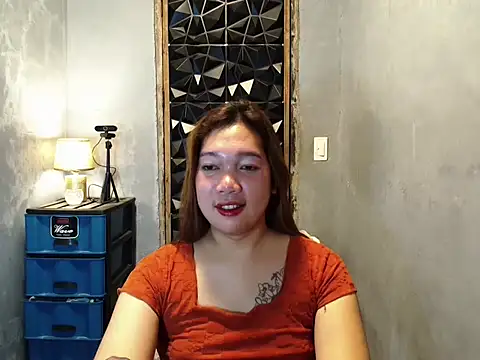 Snapshot of ur_sexymaurice chatting on 04/26/26, 11:02 ur sexymaurice online show from 04/26/26, 11:02