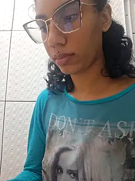 Snapshot of RavenShyfit chatting on 10/22/25, 07:52 RavenShyfit online show from 10/22/25, 07:52