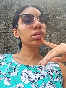 RavenShyfit online show from 10/31/25, 04:19