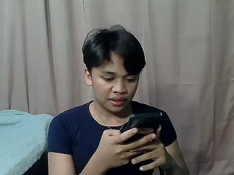 Snapshot of pinaymorena_zeinab chatting on 06/13/26, 11:13 pinaymorena zeinab online show from 06/13/26, 11:13