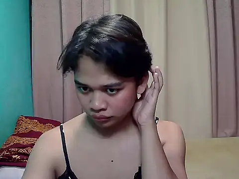 Snapshot of pinaymorena_zeinab chatting on 07/14/26, 07:35 pinaymorena zeinab online show from 07/14/26, 07:35