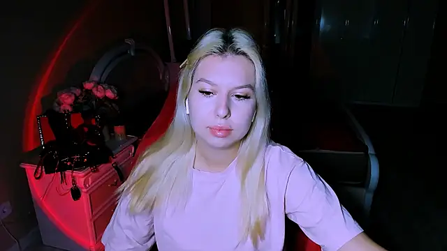 ChloeRicc online show from 10/30/25, 07:32