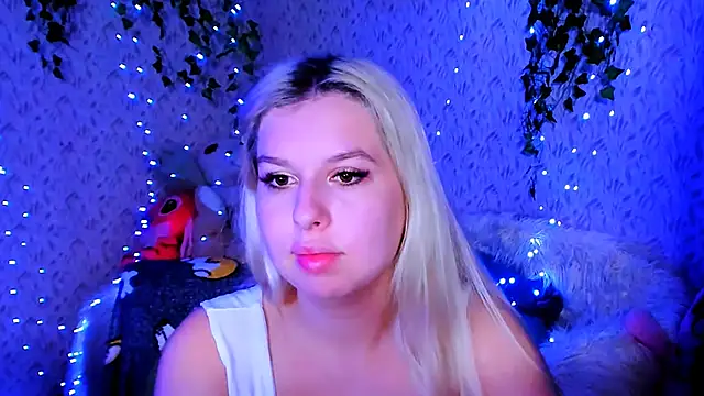 ChloeRicc online show from 11/11/25, 08:09