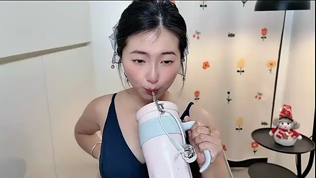 Rosalind xixi online show from 03/31/26, 10:15