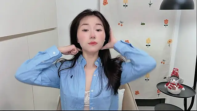 Rosalind xixi online show from 05/18/26, 04:07
