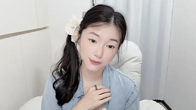 Snapshot of Rosalind_xixi chatting on 06/26/26, 01:54 Rosalind xixi online show from 06/26/26, 01:54