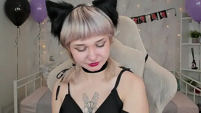 Tori Cutie online show from 10/23/25, 11:57