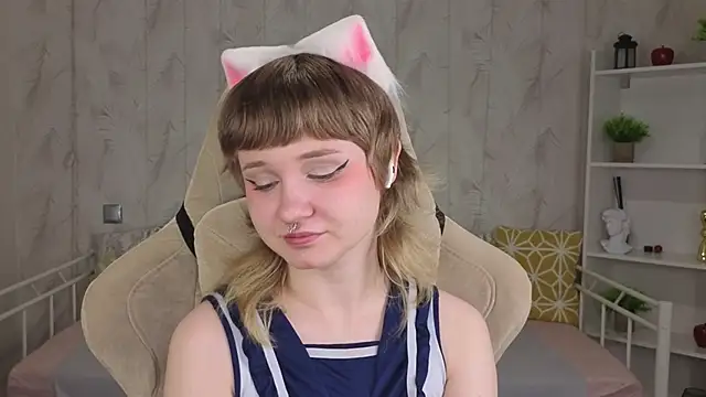 Tori Cutie online show from 05/19/26, 01:56
