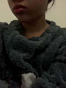 Nguyenha11 online show from 11/04/25, 08:02