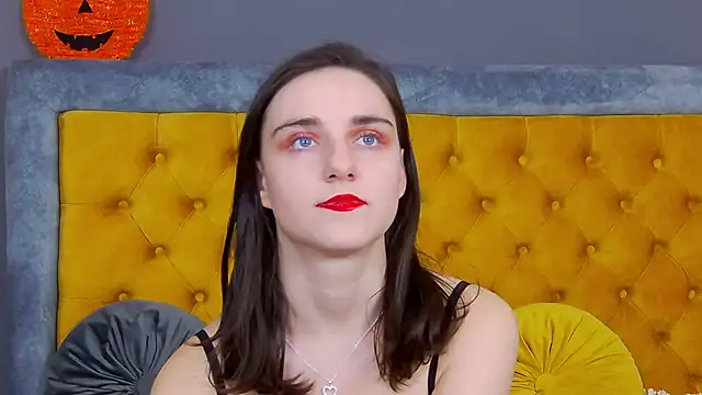 Jessica White  online show from 11/25/25, 04:12