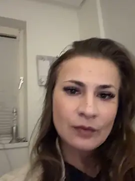 IsabellaEtha online show from 11/25/25, 10:54