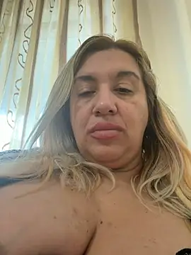 Snapshot of TheeaBlanco chatting on 06/09/26, 03:45 TheeaBlanco online show from 06/09/26, 03:45