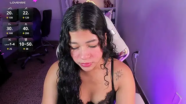 Snapshot of Ivy_nt chatting on 09/19/25, 06:59 Ivy nt online show from 09/19/25, 06:59