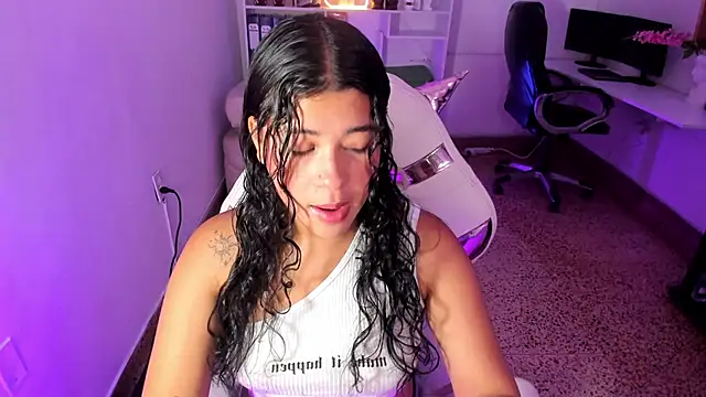 Snapshot of Ivy_nt chatting on 10/07/25, 06:16 Ivy nt online show from 10/07/25, 06:16