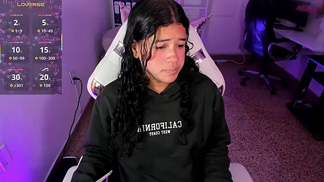 Snapshot of Ivy_nt chatting on 10/08/25, 07:00 Ivy nt online show from 10/08/25, 07:00