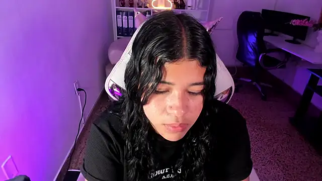 Snapshot of Ivy_nt chatting on 10/09/25, 06:06 Ivy nt online show from 10/09/25, 06:06