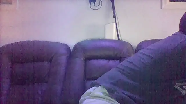 Snapshot of Dico420 chatting on 10/16/25, 03:24 Dico420 online show from 10/16/25, 03:24