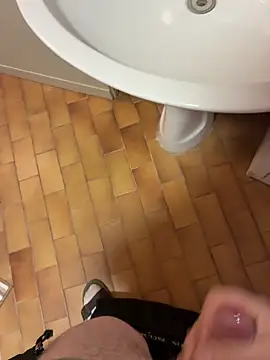 Snapshot of Cober03 chatting on 02/19/26, 08:32 Cober03 online show from 02/19/26, 08:32