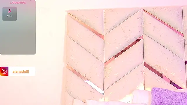 Snapshot of AlanaDoll chatting on 02/11/26, 02:44 AlanaDoll online show from 02/11/26, 02:44