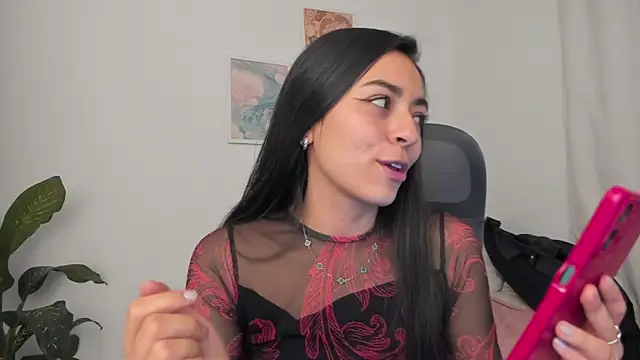 Snapshot of canelleGarces chatting on 06/02/26, 02:35 canelleGarces online show from 06/02/26, 02:35