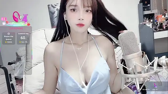 twlilybae online show from 03/17/26, 12:08