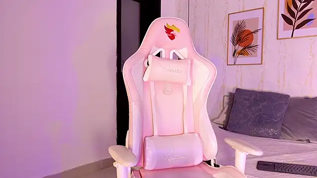 Ayleen Dunkan online show from 09/18/25, 12:18