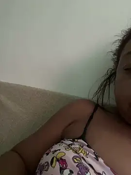 Kamilinha2 online show from 04/01/26, 08:26