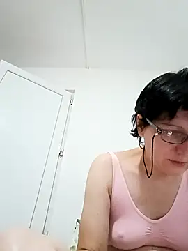 Snapshot of Vera_Elle chatting on 10/10/25, 07:57 Vera Elle online show from 10/10/25, 07:57