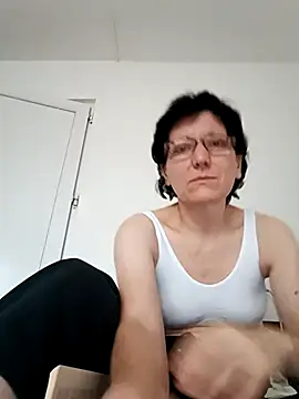 Vera Elle online show from 11/10/25, 09:08