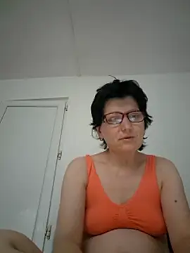Vera Elle online show from 05/07/26, 04:56