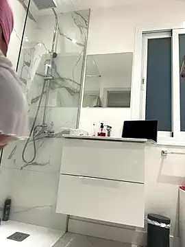 Snapshot of CamyBlossom chatting on 09/28/25, 06:24 CamyBlossom online show from 09/28/25, 06:24