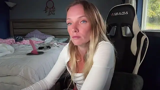 ajmiller25 online show from 04/10/26, 02:06