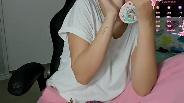 milk candy18 online show from 12/21/25, 10:55