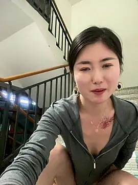 xtt1689999 online show from 10/15/25, 03:56