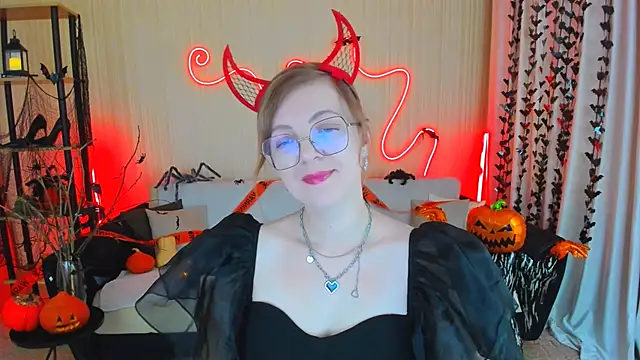 YourUniverser online show from 10/26/25, 09:26