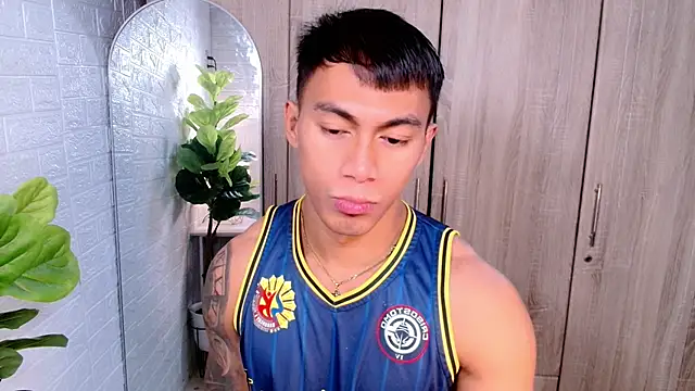 PinooyMilker online show from 10/14/25, 03:07