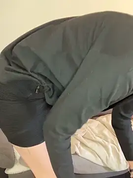 Snapshot of Lesamantssexy chatting on 02/08/26, 03:37 Lesamantssexy online show from 02/08/26, 03:37