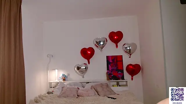 Ice Strawberry online show from 02/13/26, 03:02