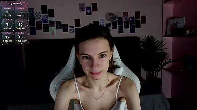 kaleriyaa  online show from 11/15/25, 01:25