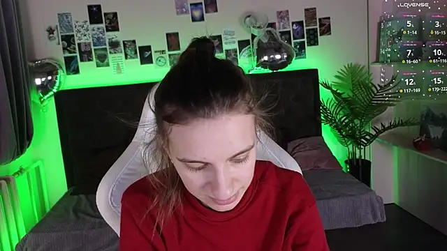 kaleriyaa  online show from 12/14/25, 03:23