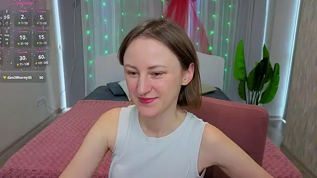 LuluChiiii online show from 12/17/25, 11:05