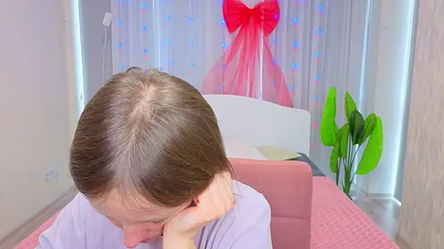 LuluChiiii online show from 12/23/25, 10:35