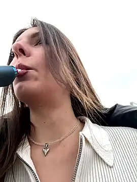 Snapshot of kittyCarrol chatting on 09/22/25, 10:28 kittyCarrol online show from 09/22/25, 10:28